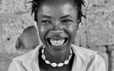 Noferima Fofana : Championne du monde de slam-poésie 2024, une voix d’authenticité et d’espoir pour l’Afrique