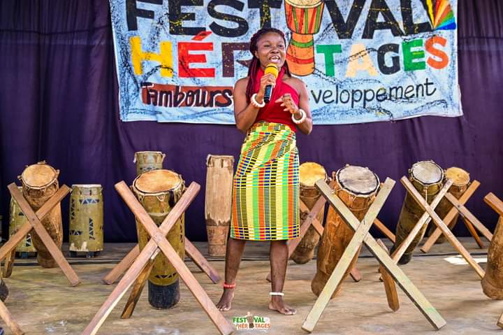 L’Amazone des Lettres : Une slameuse inspirante du Bénin